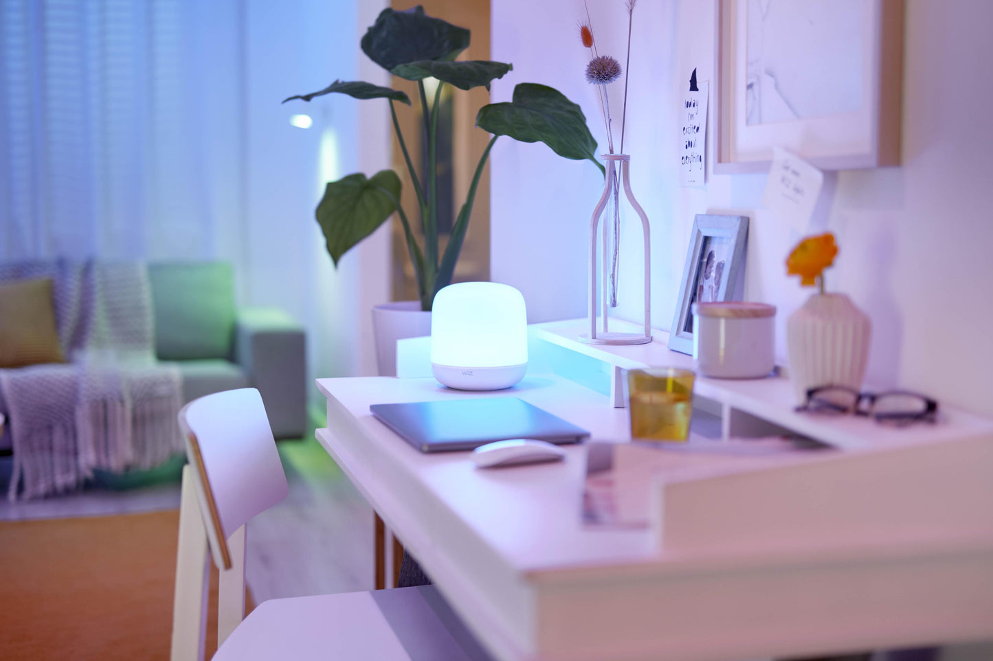 GlowSync Smart LED Lamp